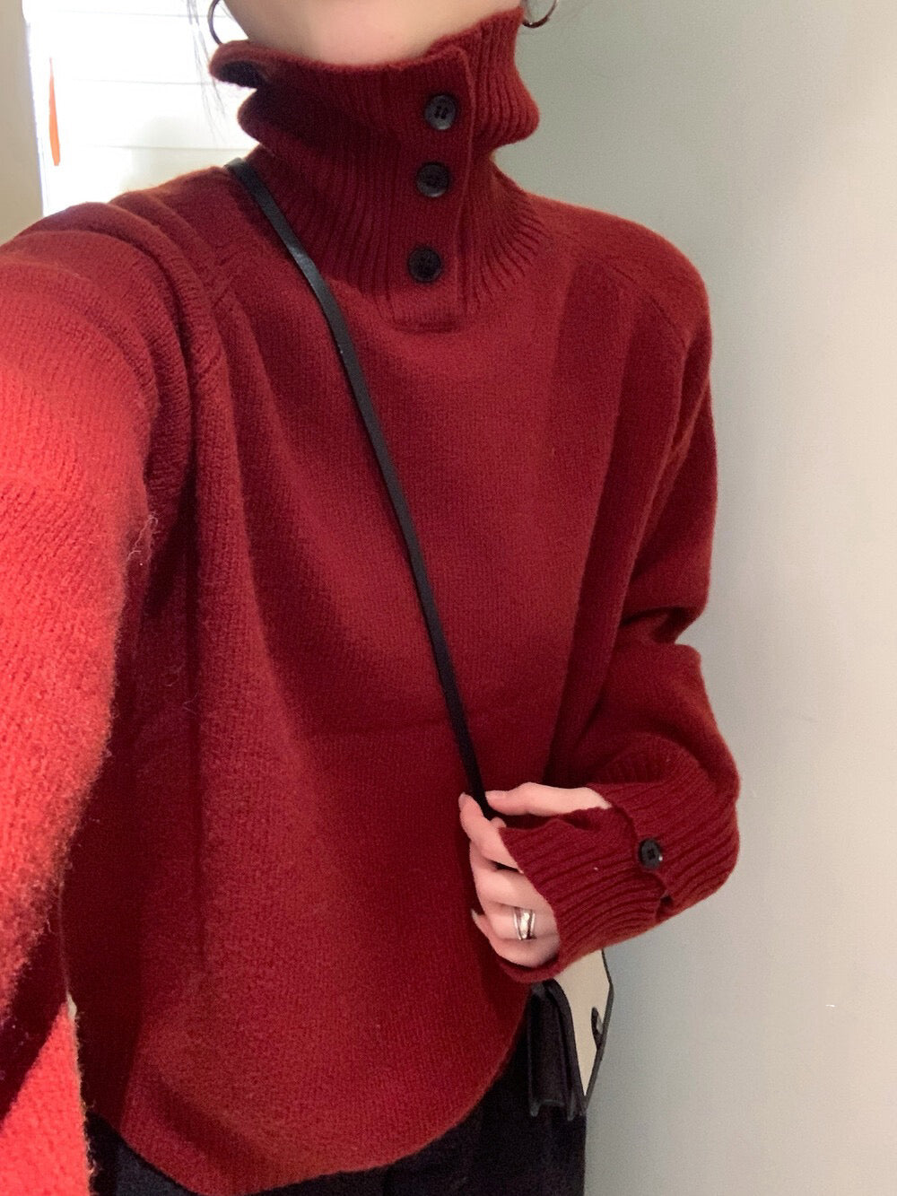 // 100%綿羊毛鈕扣可立領+設計感袖口毛衣