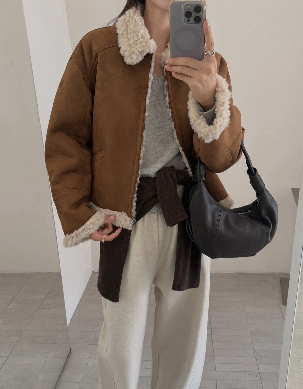 // 帥氣皮毛一體卷毛翻領外套