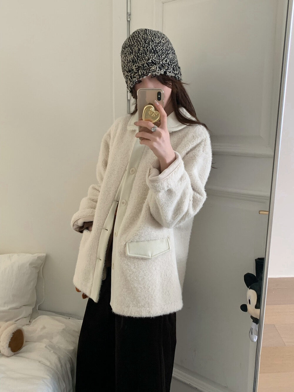 // 拼接材質羊羔毛翻領中長外套
