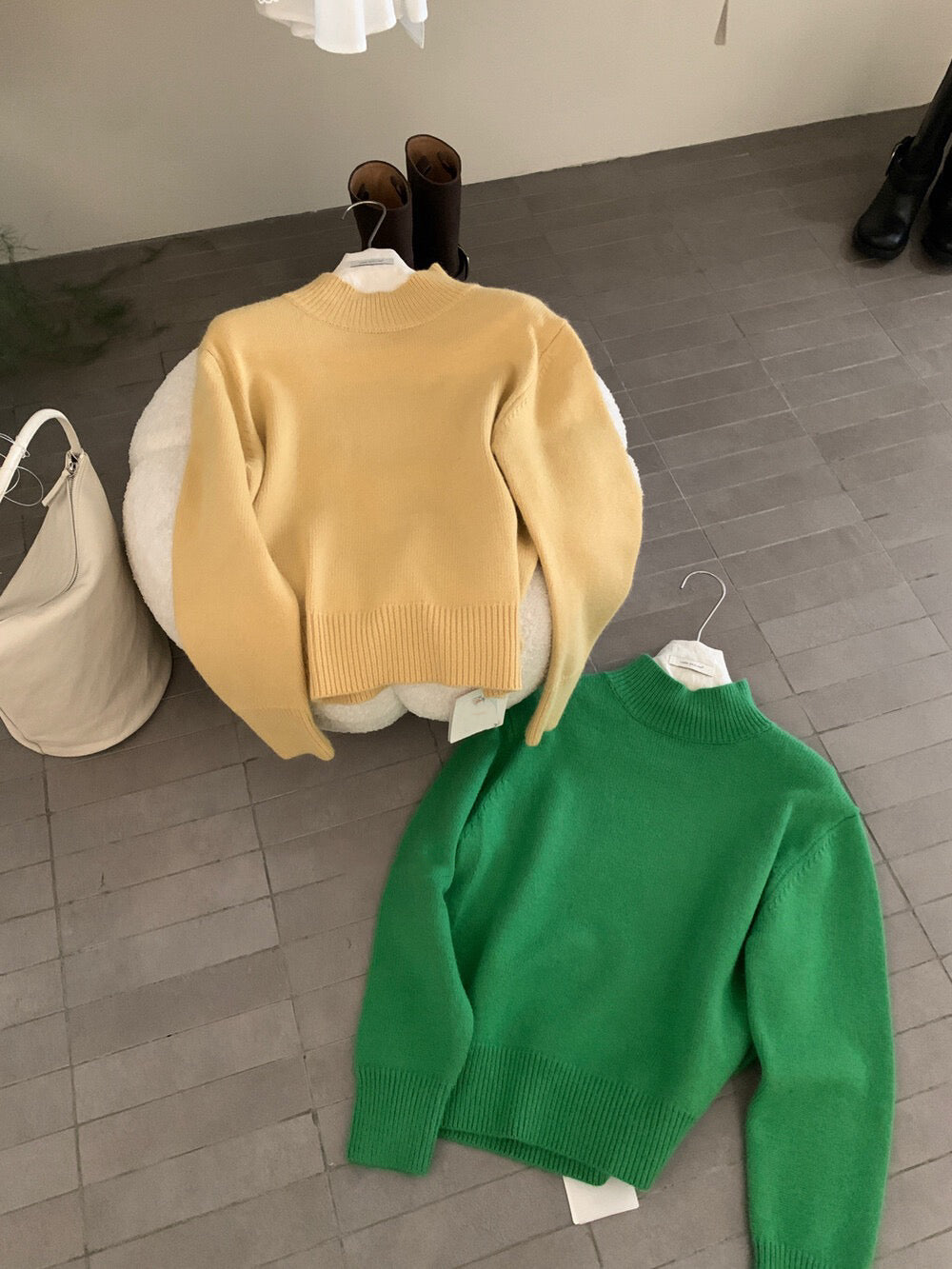 // 10%angora半領16色套頭NT