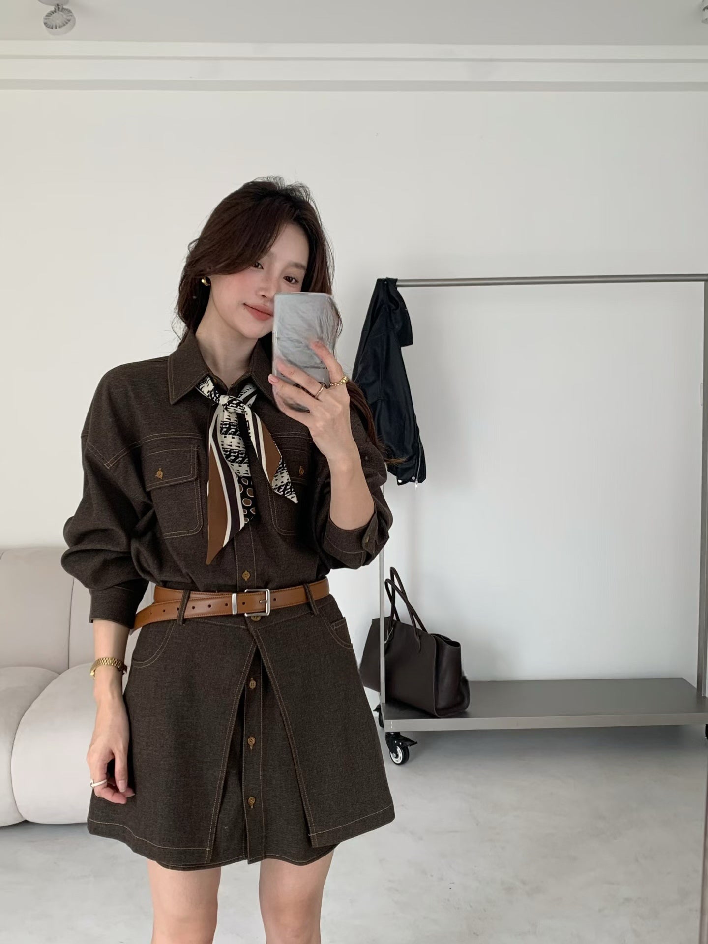 // 牛仔翻領長恤衫+高叉裙可分拆套裝(連絲巾+腰帶)