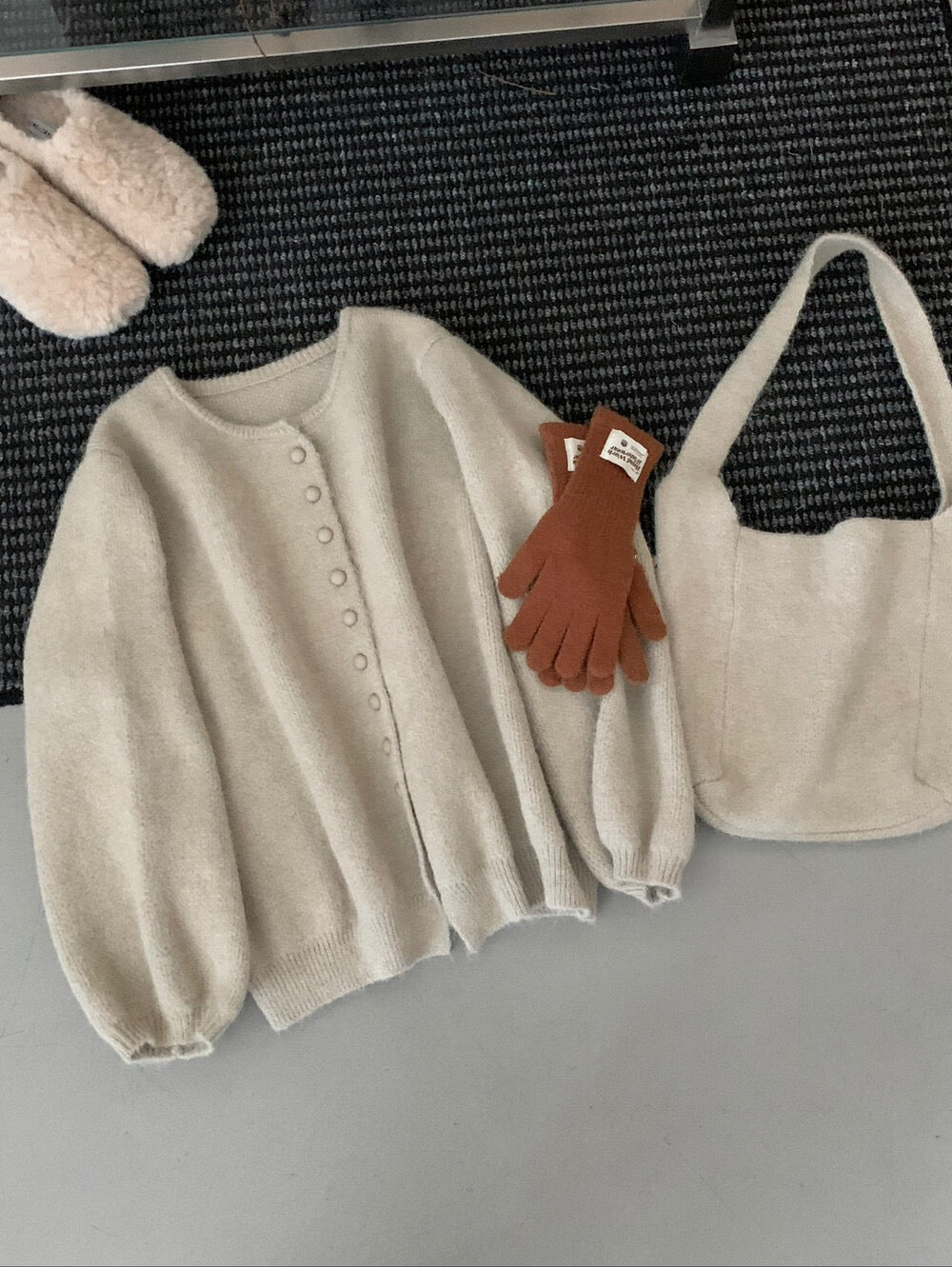 // 6%綿羊毛慵懶圓包扣CD(連單肩袋)