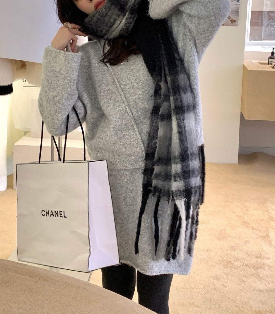 // 超舒服軟糯毛衣+短裙+袋仔三件套