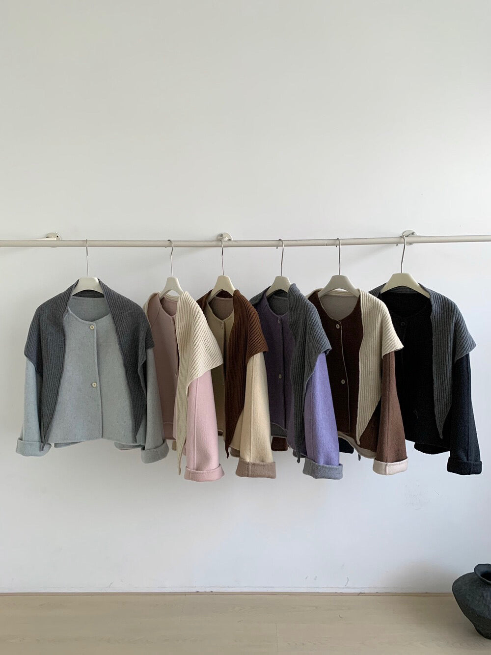 // 100%羊毛馬卡龍色系圓領短款手工外套(連三角巾)