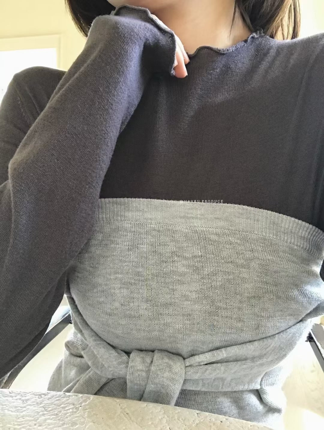 // 細軟親膚卷卷邊針織上衣