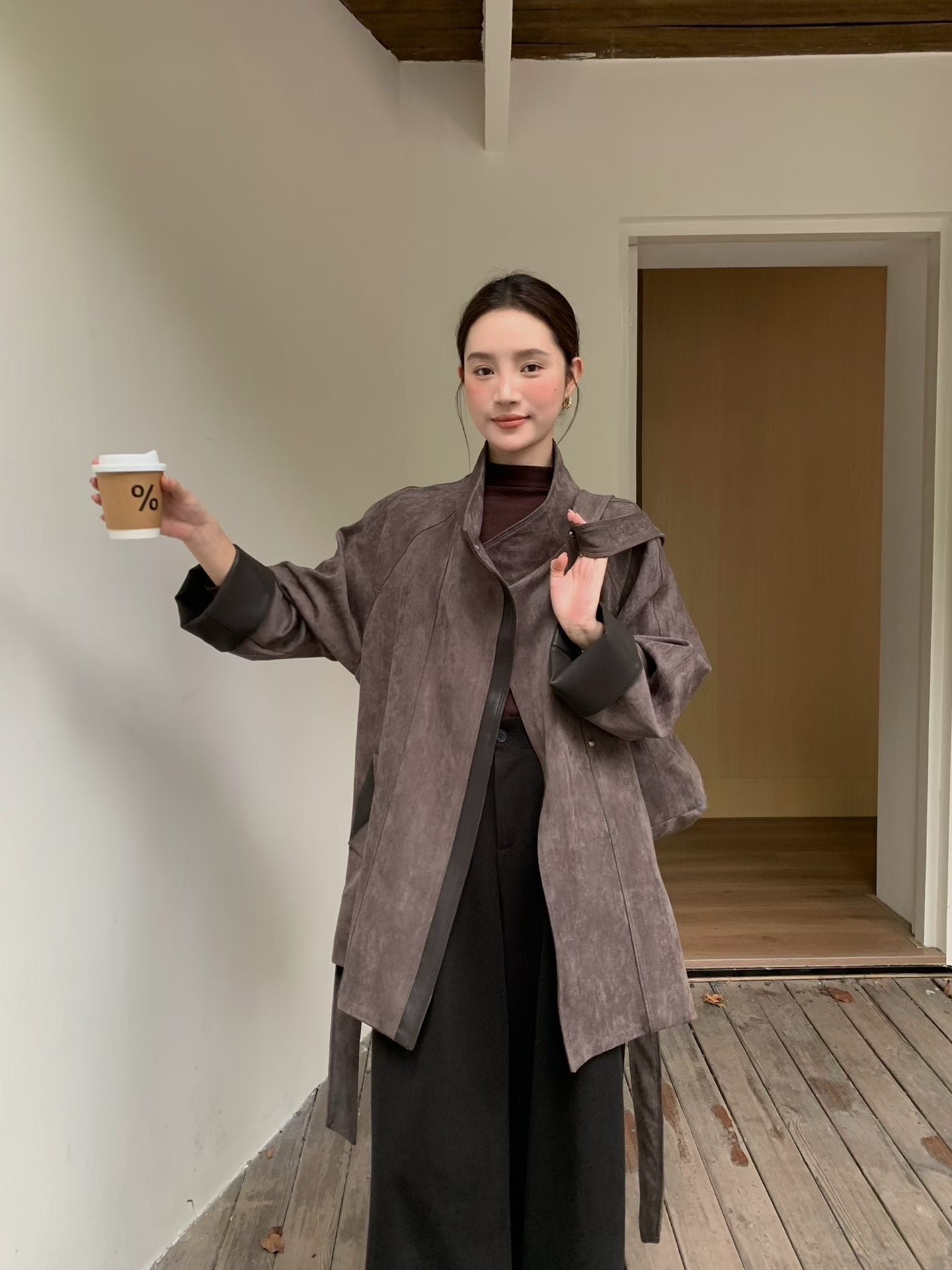 // 帥氣麂皮絨可立領拼皮外套