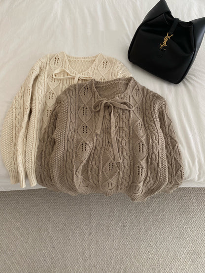 // 超美造型感麻花綁帶毛衣