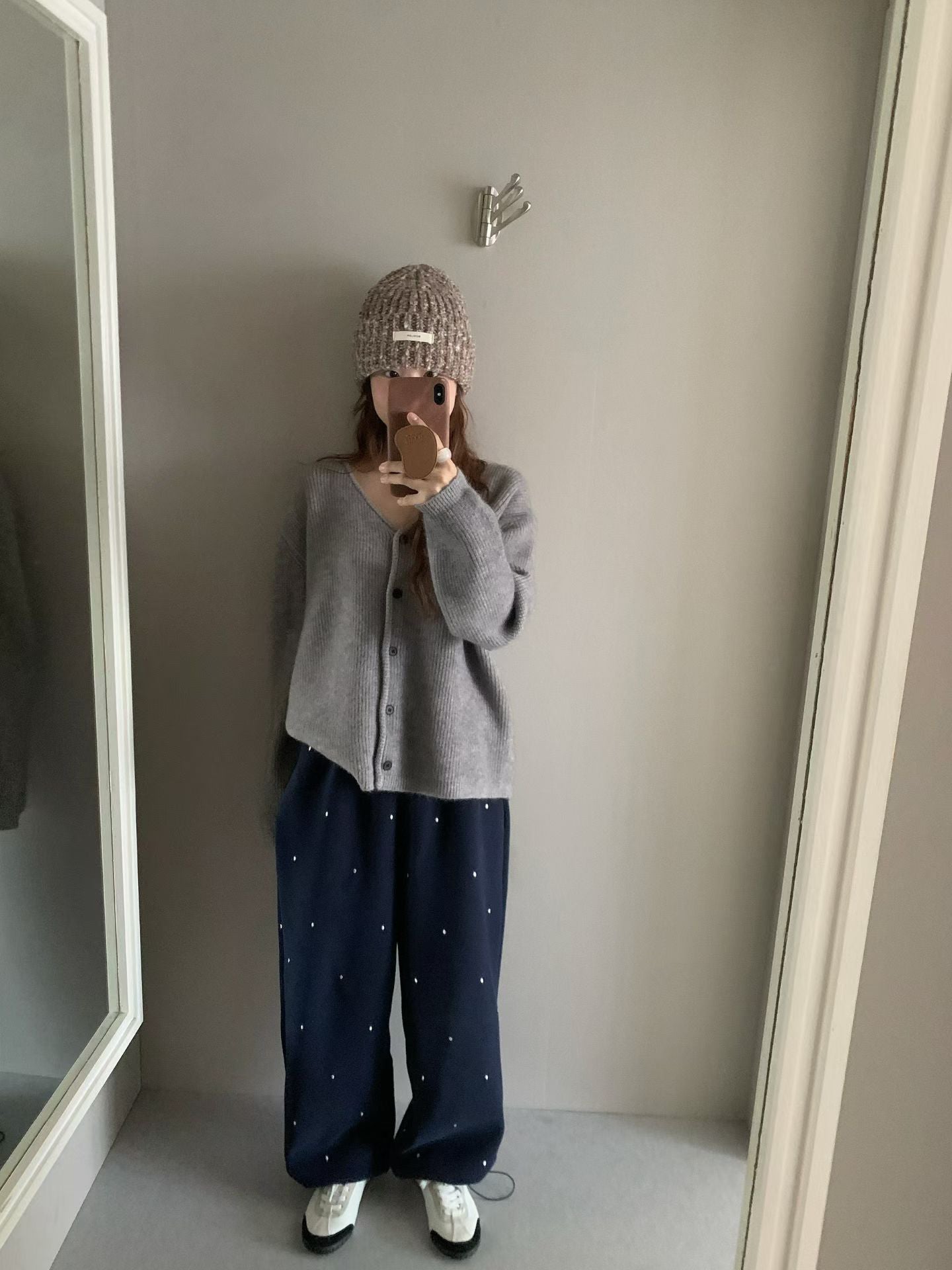 // 12色超美色系V領排扣羊絨紗CD