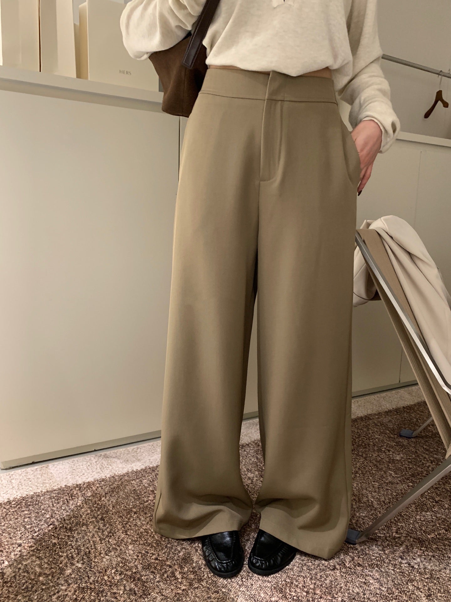 (現貨) // 超顯腿直光版垂感西褲