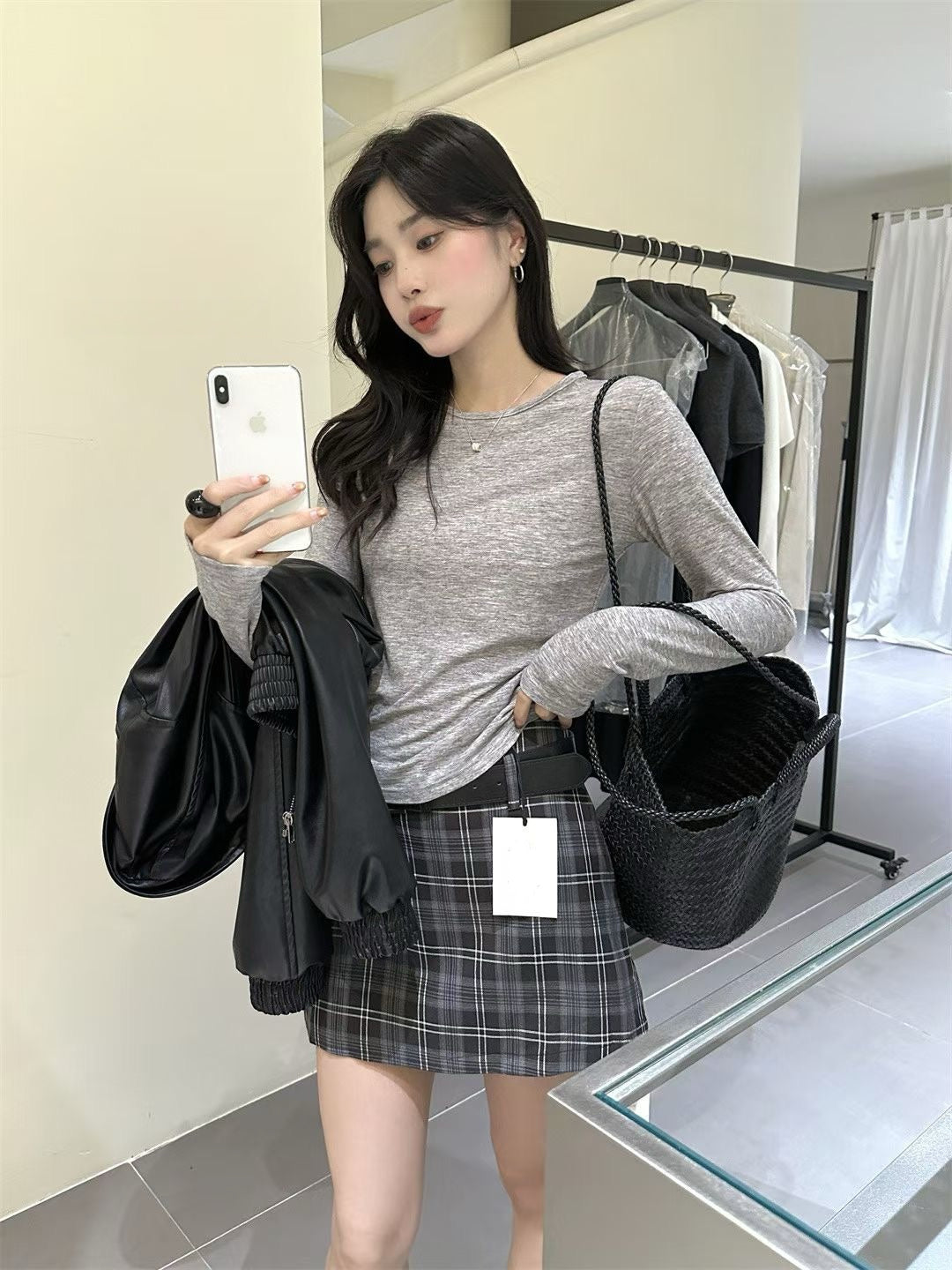 // 超親膚羊絨感多色TEE