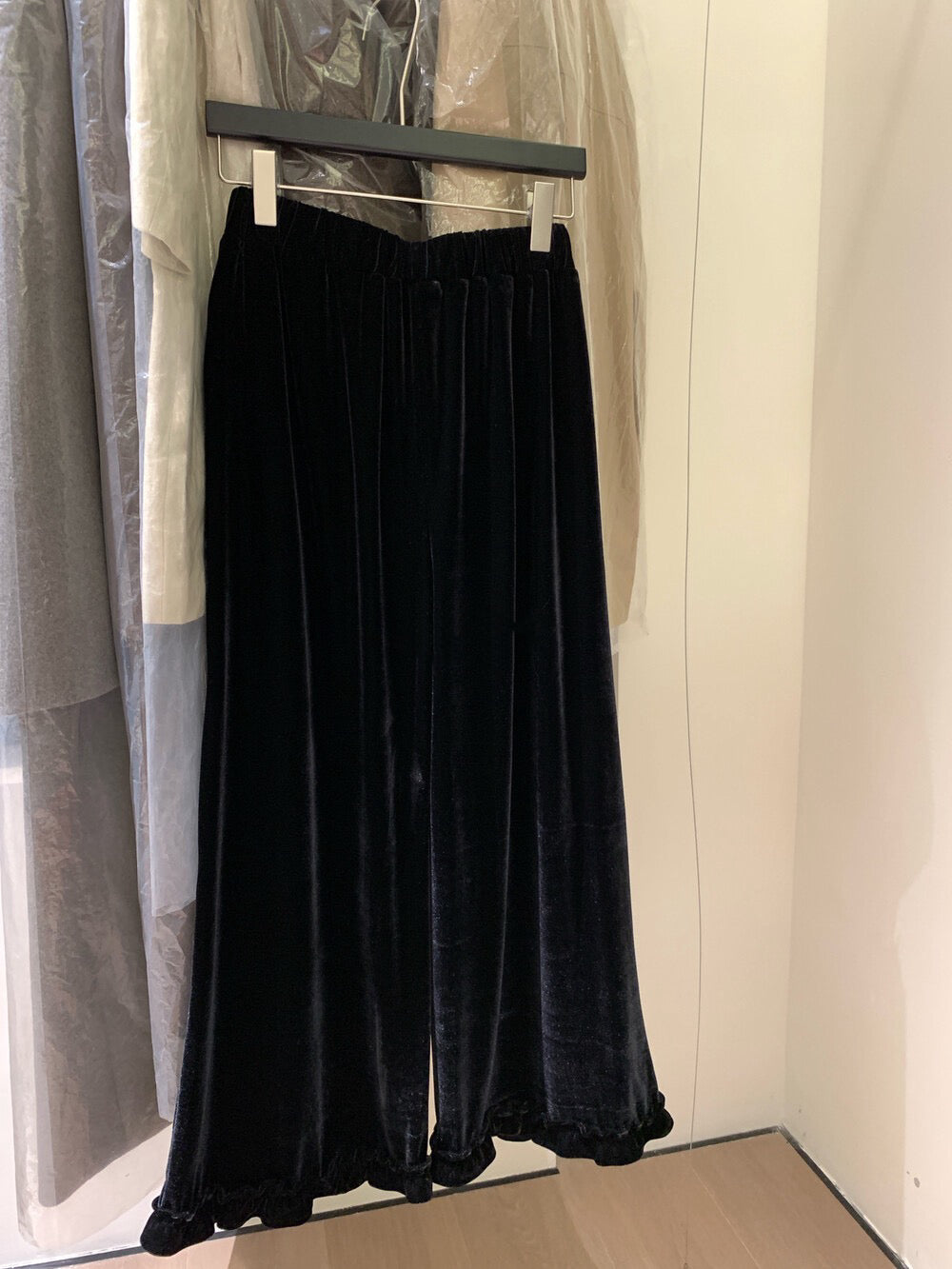 // 設計感花邊腳絲絨褲