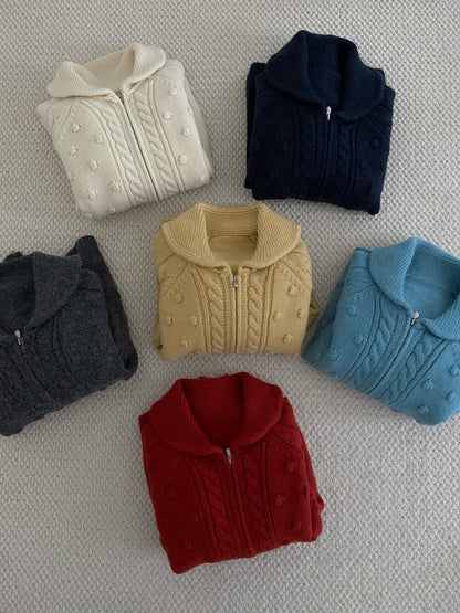 // 立體點點麻花圓翻領拉鍊CD