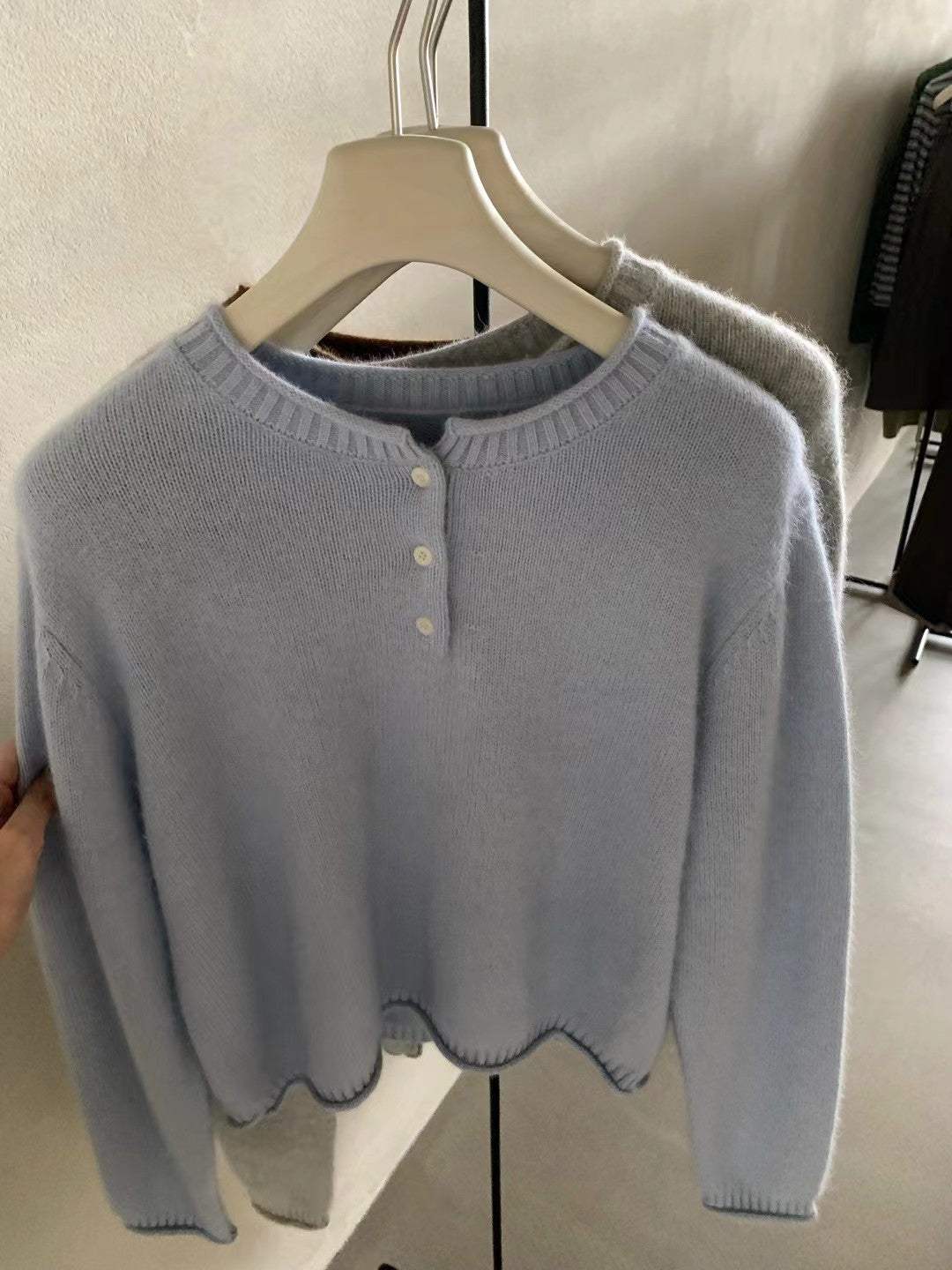 // 三粒鈕卷邊raccoon+wool NT