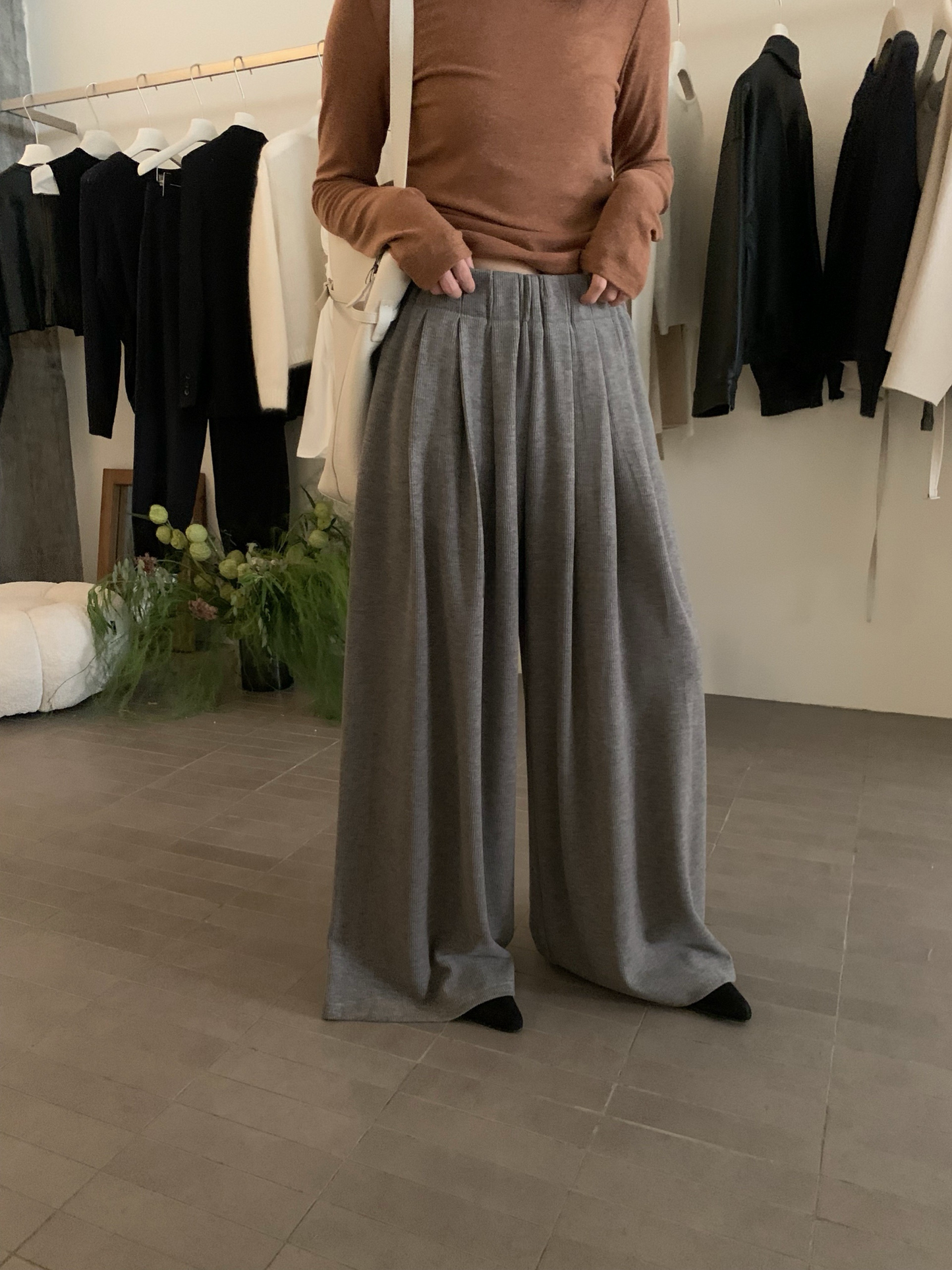 // 超顯瘦粗褲頭壓褶全長褲