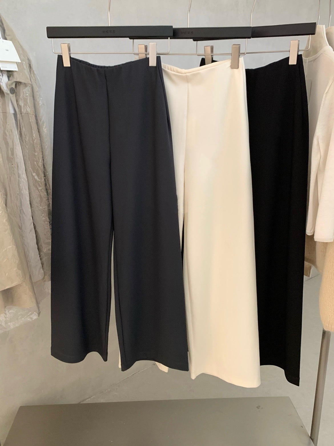 // 必入！重磅推薦超顯瘦垂垂褲