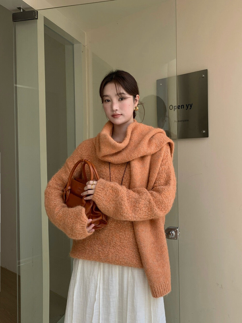 // 慵懶感寬鬆款連頸巾毛衣