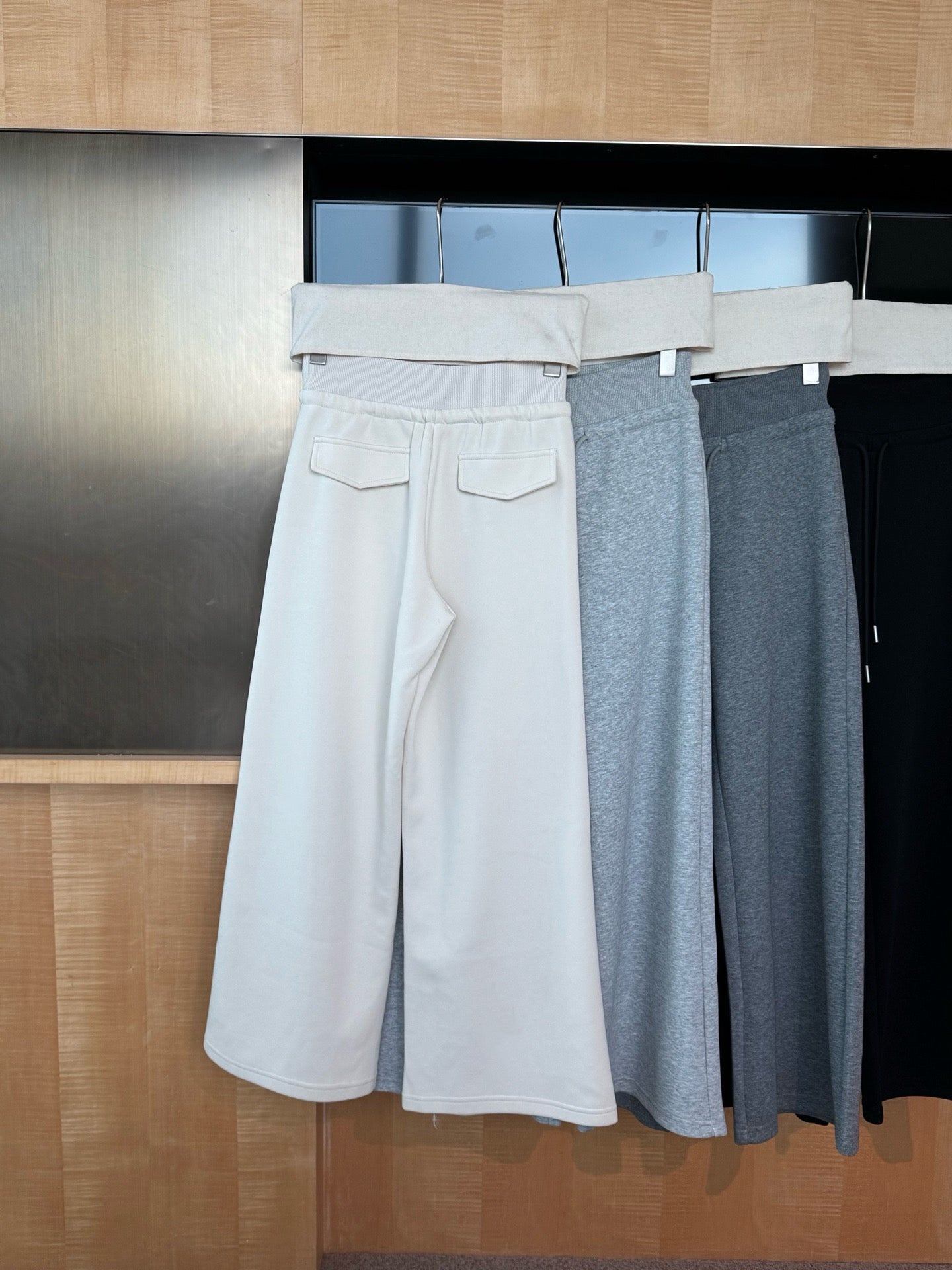 // 超顯瘦粗褲頭休閒長褲