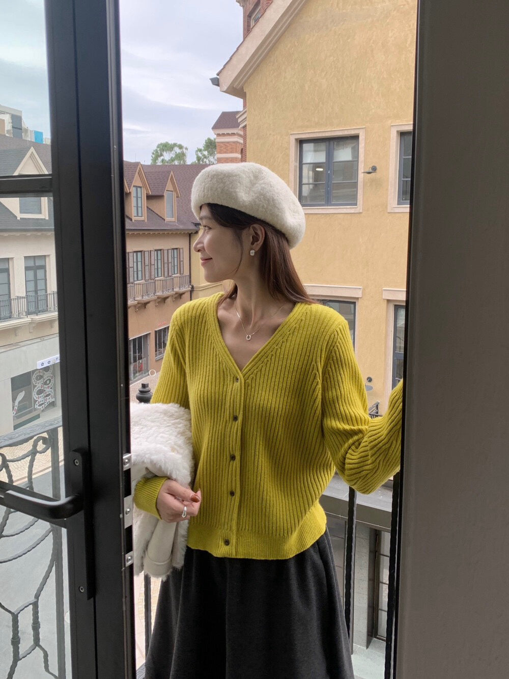 // 溫柔色系經典粗坑紋V領CD