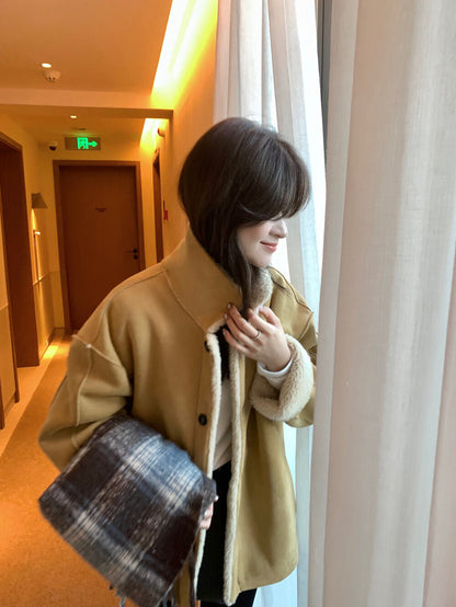 // 可雙面穿皮毛一體翻領中長外套