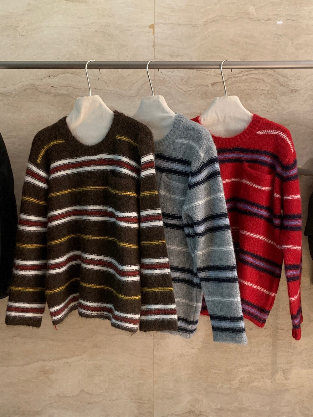 // 復古撞色間條口袋軟糯毛衣