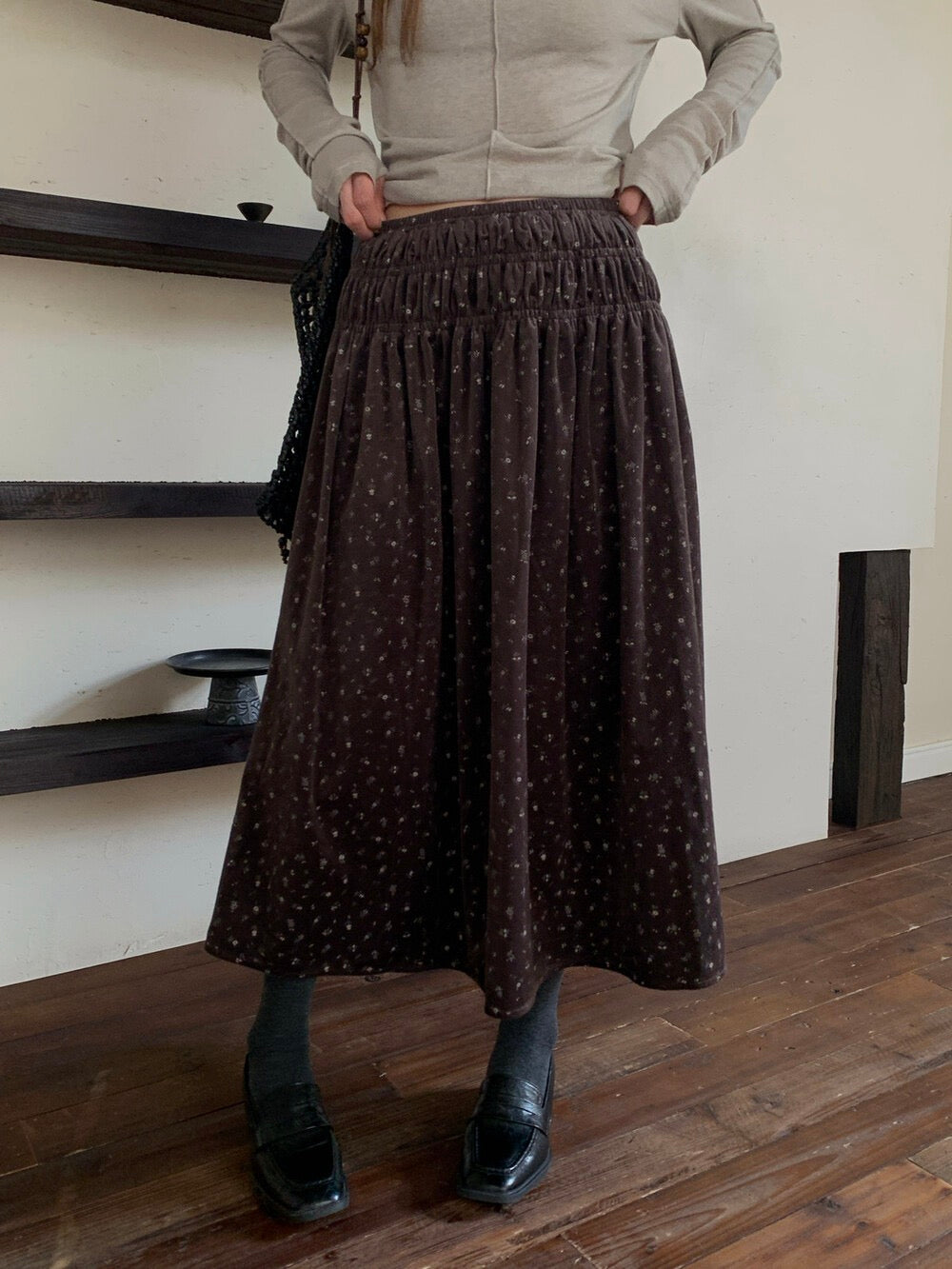 // 秋冬磨毛質料碎花中裙