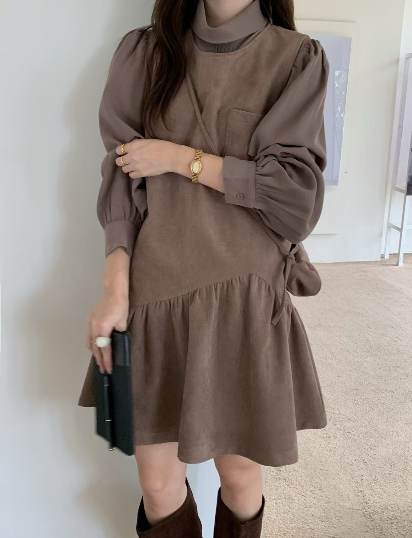 // 壓褶翻領silky BL+麂皮絨荷葉腳背心OPS套裝(連袋仔)