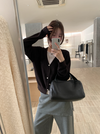 // 超親膚假兩件鈕扣羊毛角針織上衣