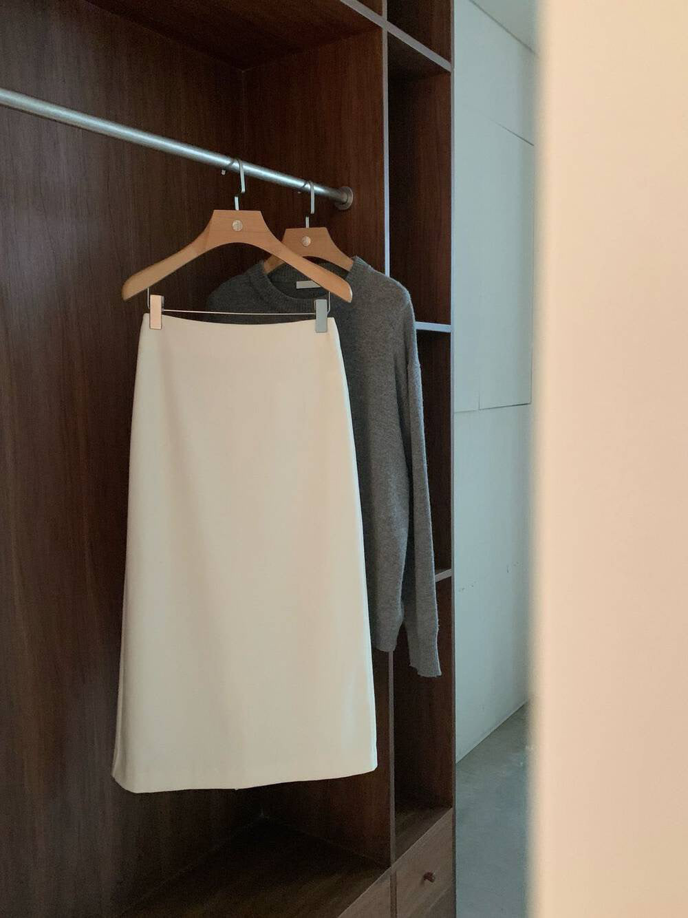 // 超百搭必入直筒中長裙