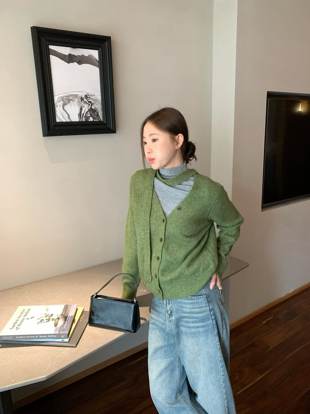 // 連領帶5%wool v領排扣CD