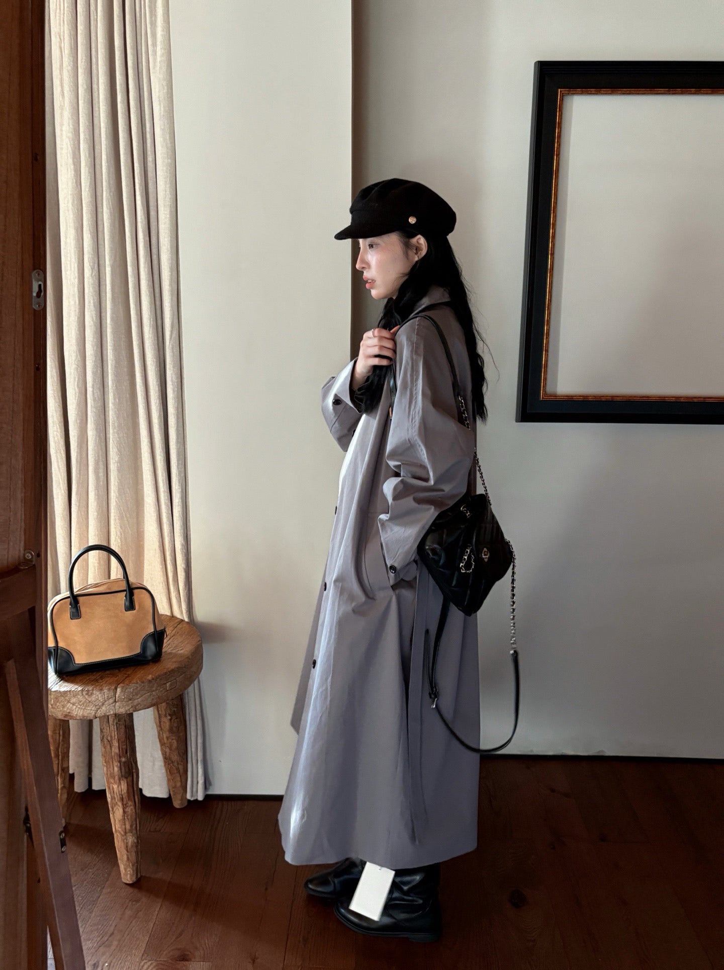 // 背後鈕扣設計翻領長款trench coat