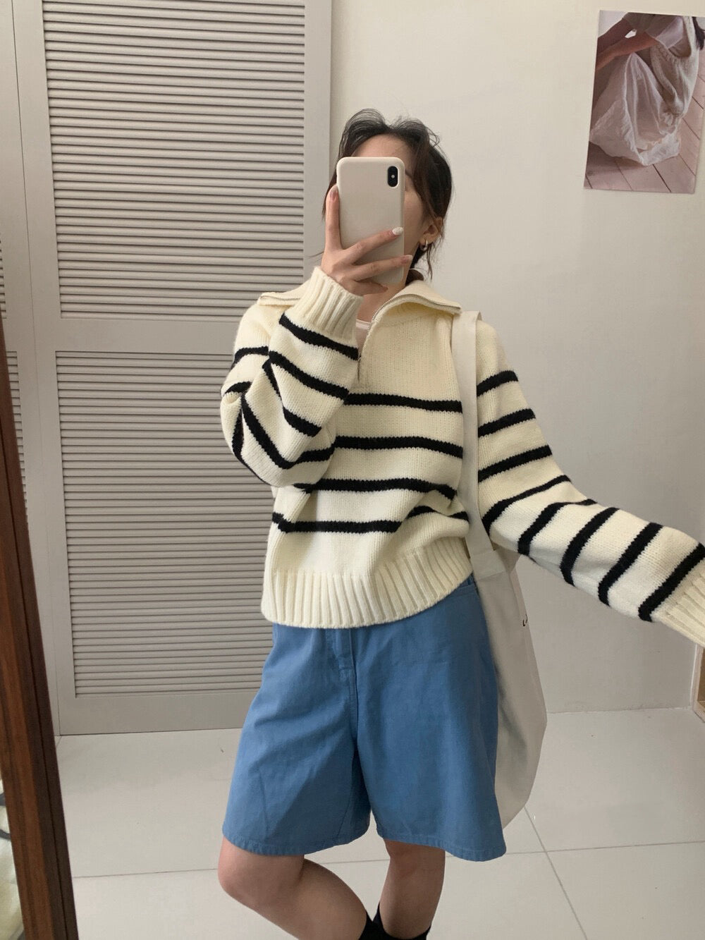 // 經典款半拉鍊間條毛衣