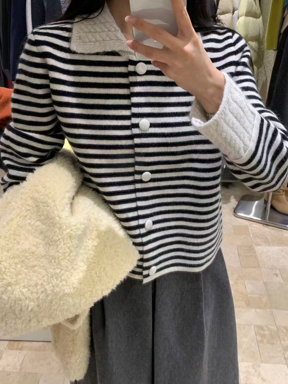 // 麻花領+袖拼色間條軟糯CD