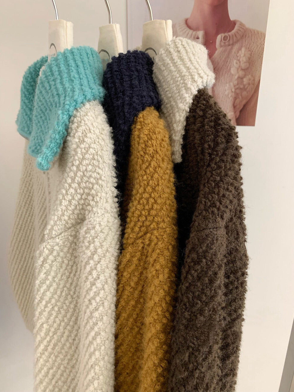 // 撞色翻領圈圈毛感拉鍊CD