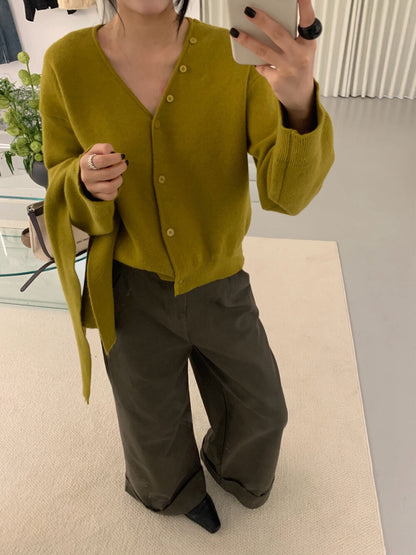 // 特別鈕扣設計連頸巾親膚CD