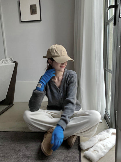 // 溫柔色系經典粗坑紋V領CD