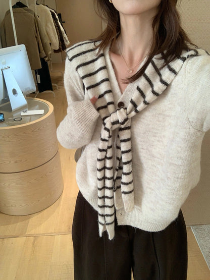 C80 / 柔軟混羊駝毛V領針織外套(連間條披肩)(8%WOOL)