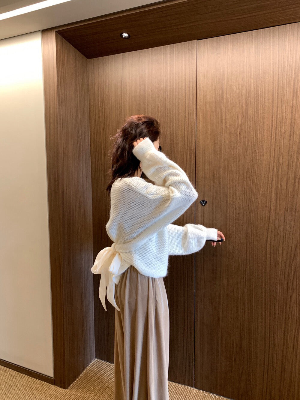 // 設計感後綁帶蝙蝠袖毛衣