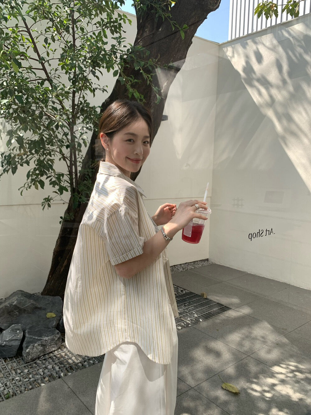 // 刺繡字口袋間條短袖SH