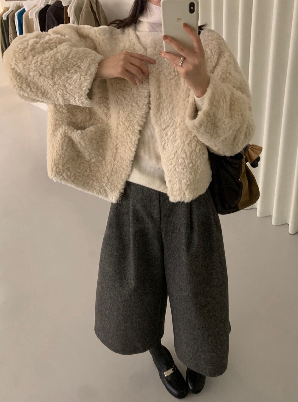 // 高級感口袋質感毛毛外套