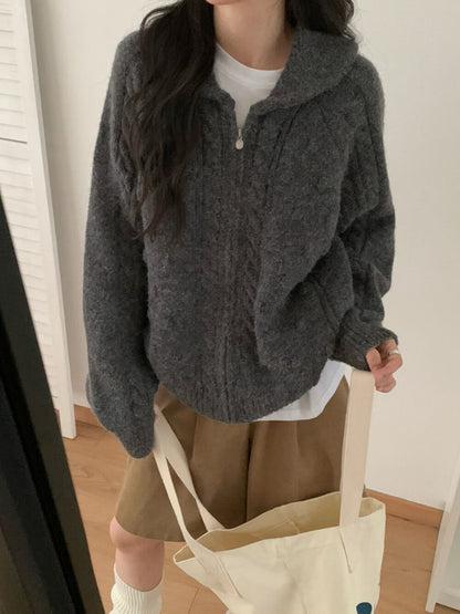 // 立體點點麻花圓翻領拉鍊CD