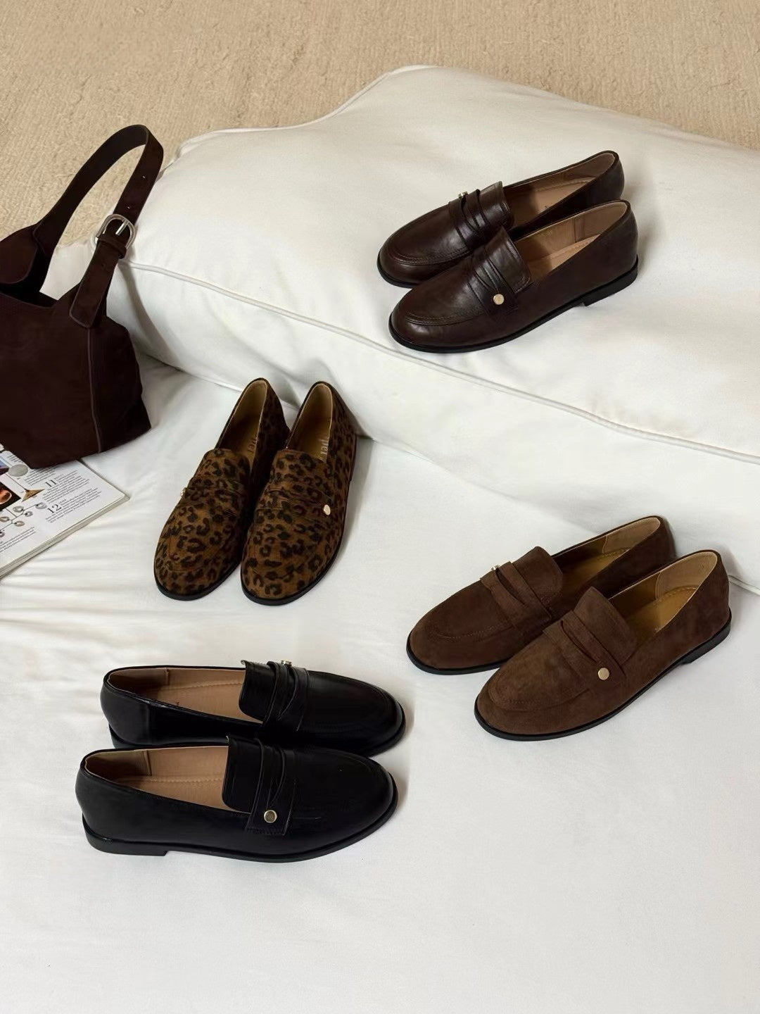 // 經典款金屬扣裝飾loafers