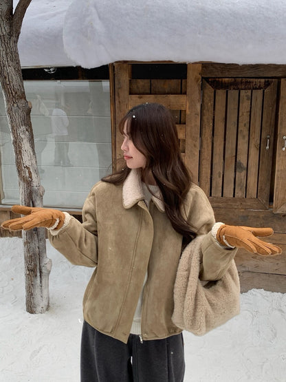 // 皮毛一體毛毛圓翻領麂皮外套