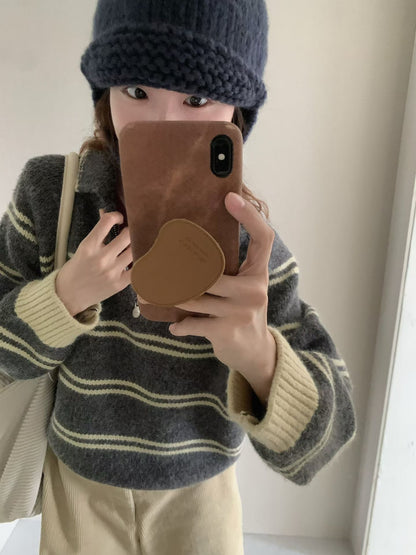 // 撞色間條邊半拉鍊毛衣