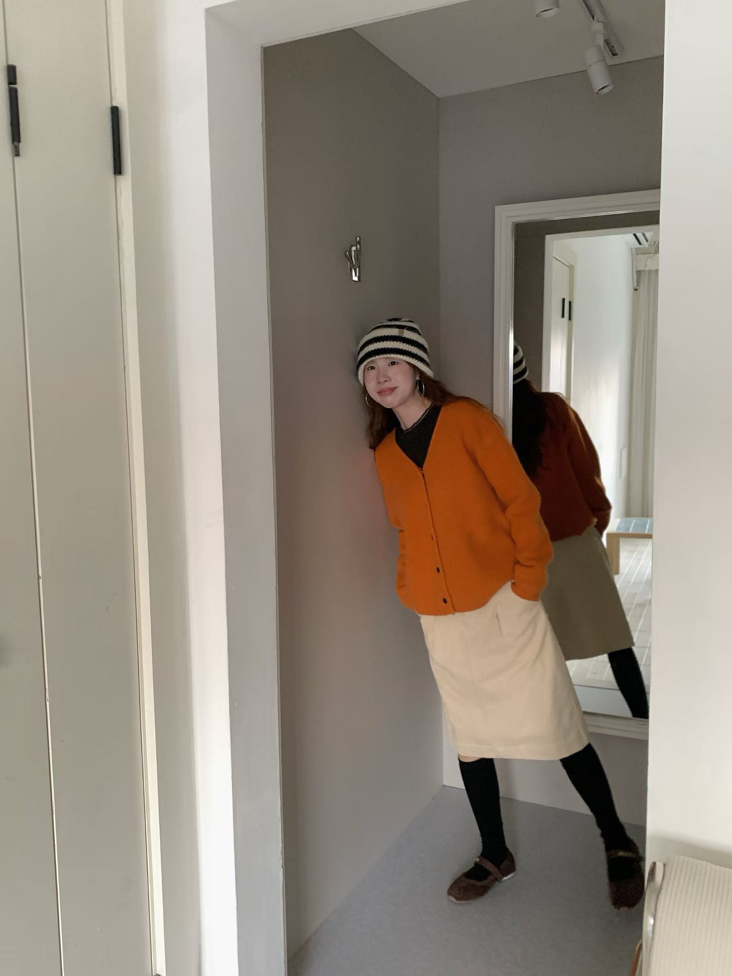 // 12色超美色系V領排扣羊絨紗CD