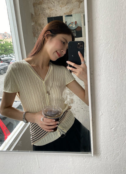 // 拼接lace邊領直坑紋薄款CD