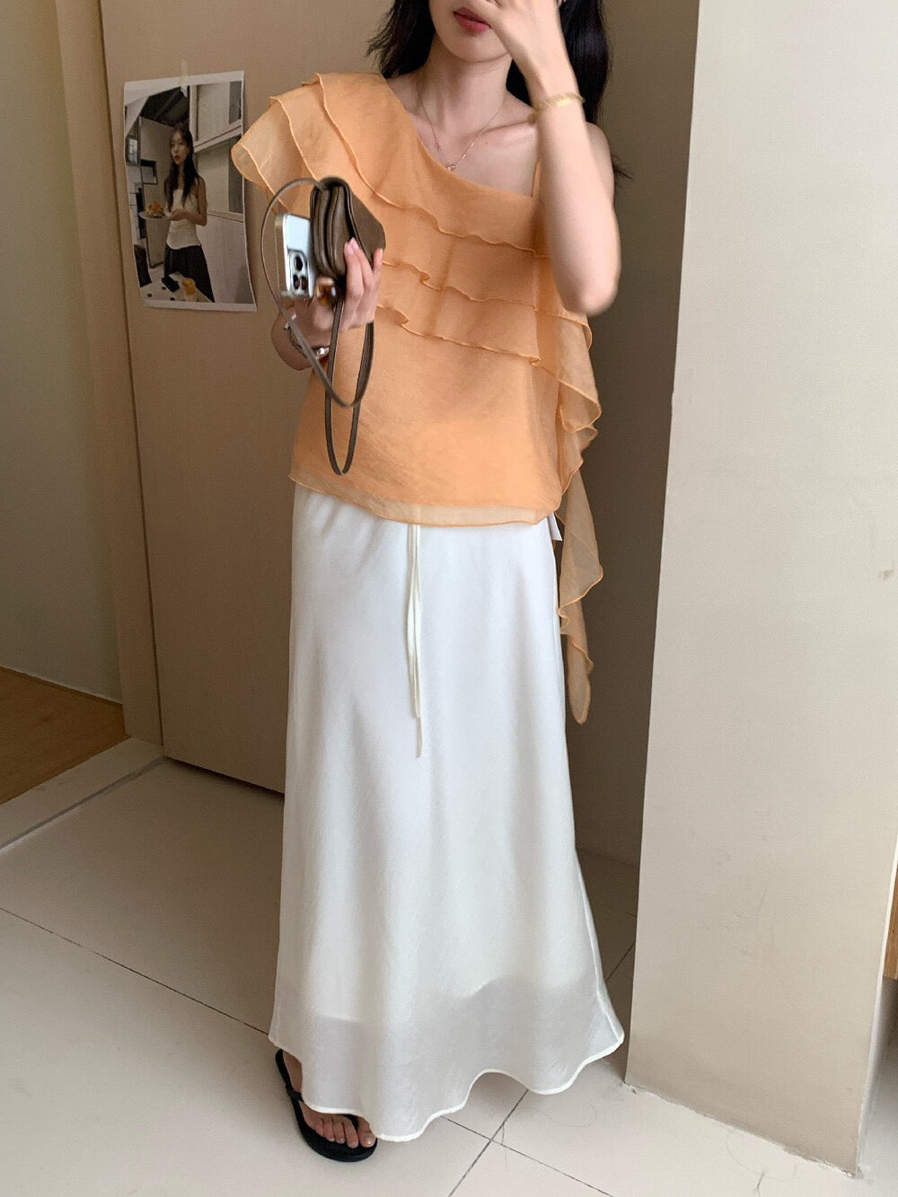 // 微A大長腿天絲中裙