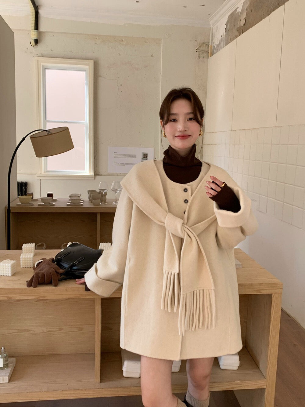 // 100%羊毛簡約高級感三粒鈕中長手工外套(連連帽頸巾)