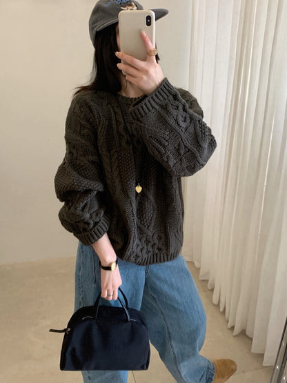// 超美麻花織紋圓領套頭毛衣