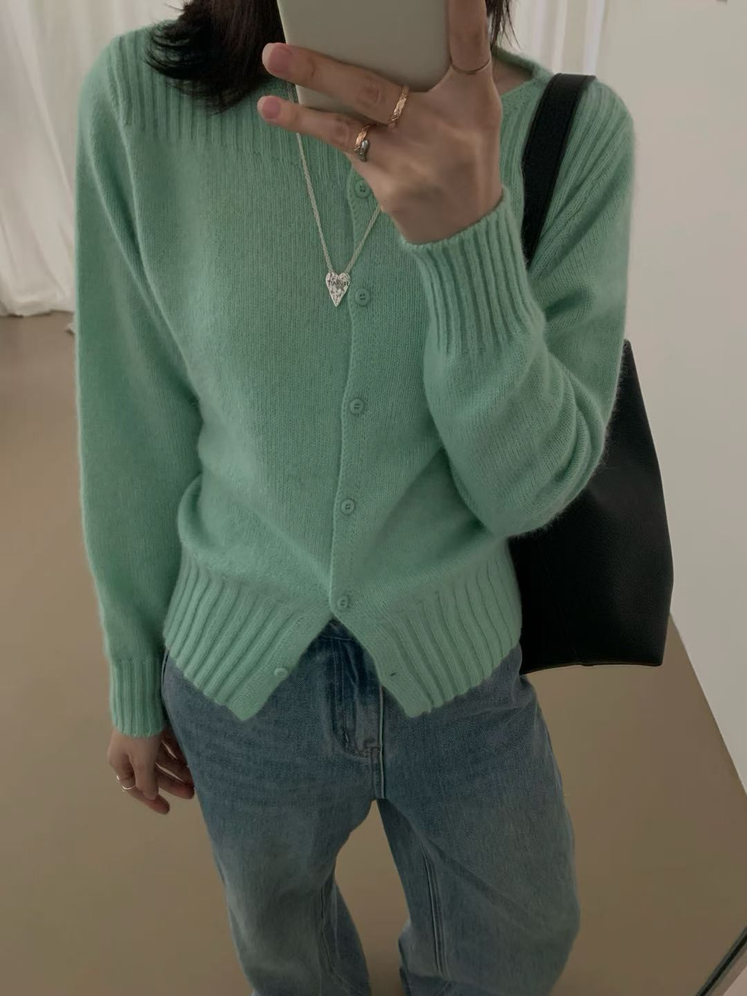 // 粗織紋邊特別領口CD