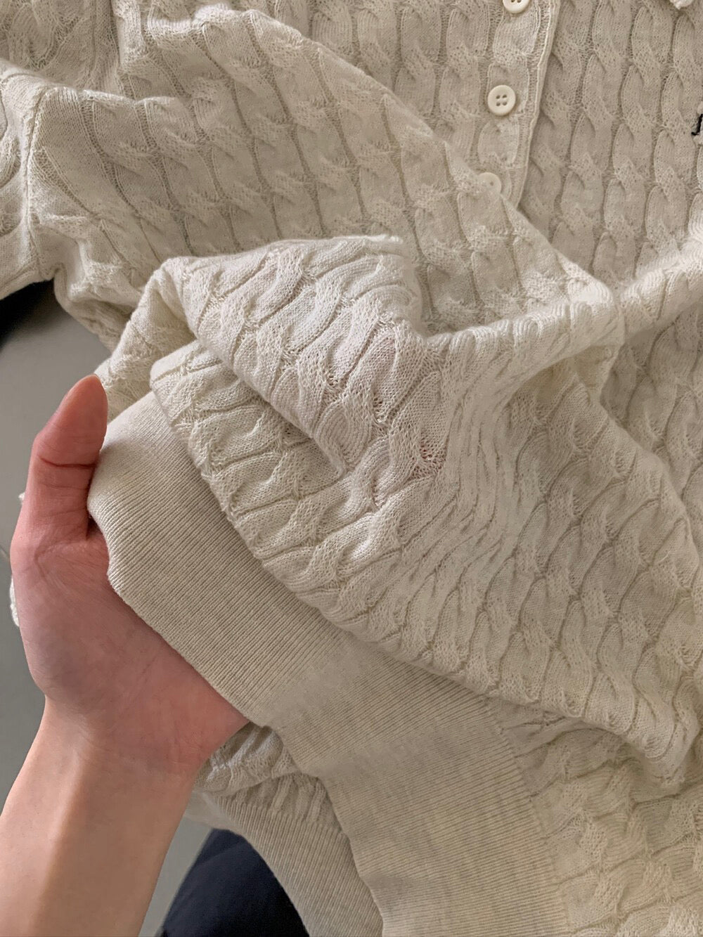 🫜 復古麻花刺繡字翻領針織上衣
